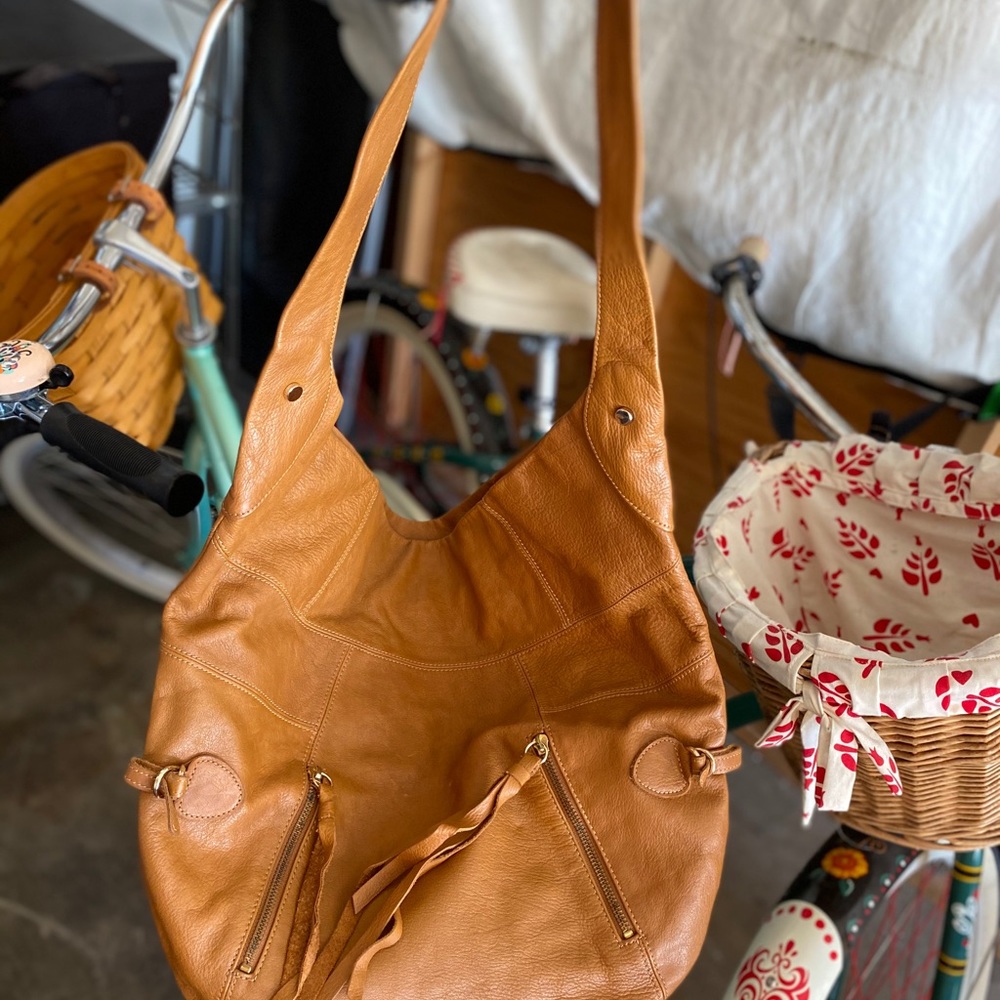 Handbag - Picture 2 of 4